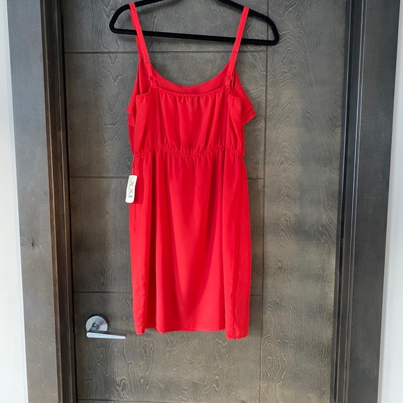 Forever 21 Red Lightweight Ruffle Front Dress - Picture 3 of 6